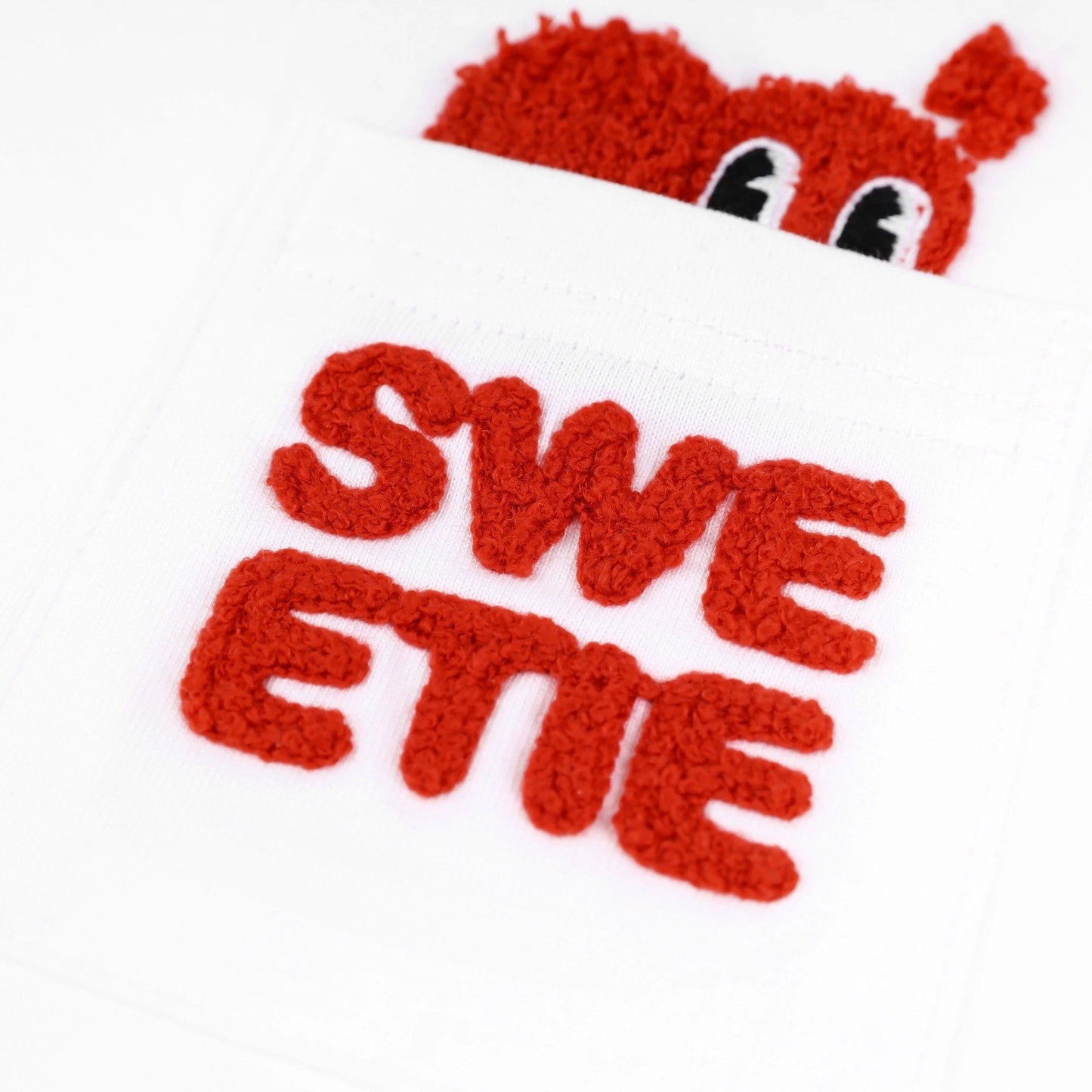 PEEKING POCKET BABY TEE - WHITE
