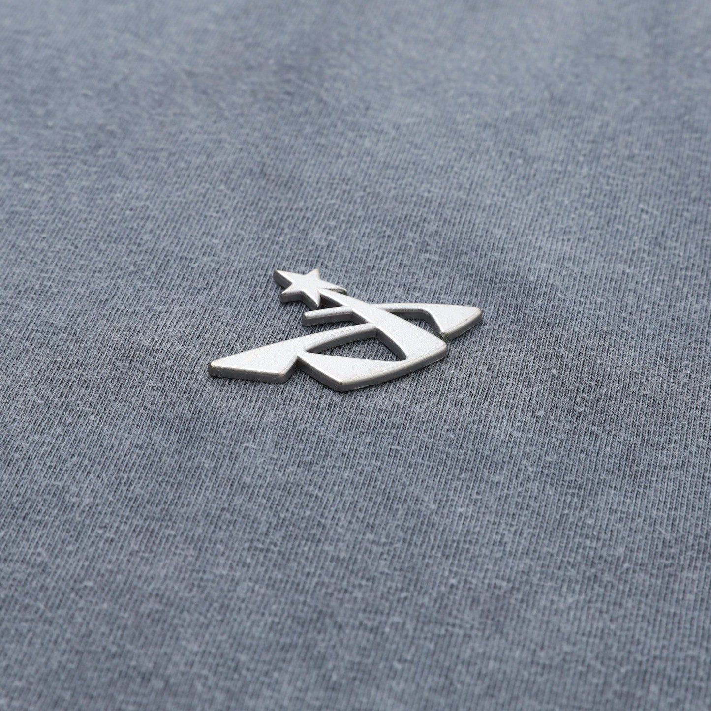 BADGE TEE - RUSTIC/GRAPHITE/FADED