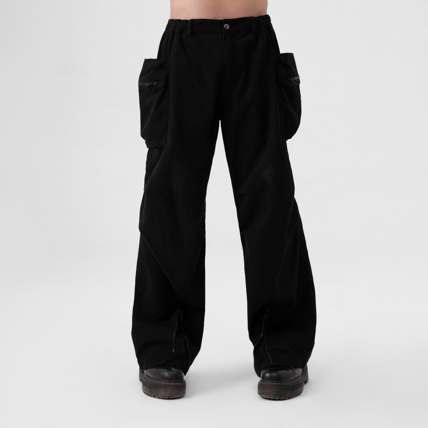 FLARED CARGO PANTS - BLACK